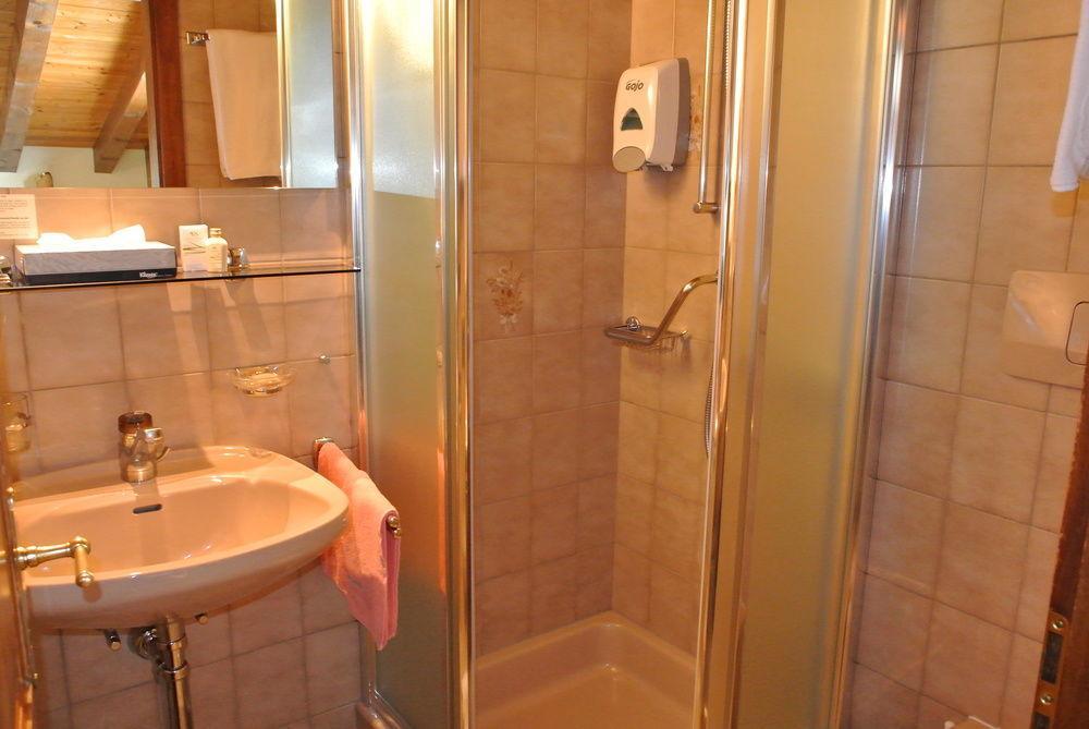 Hostellerie de l'Ardève Ovronnaz Extérieur photo